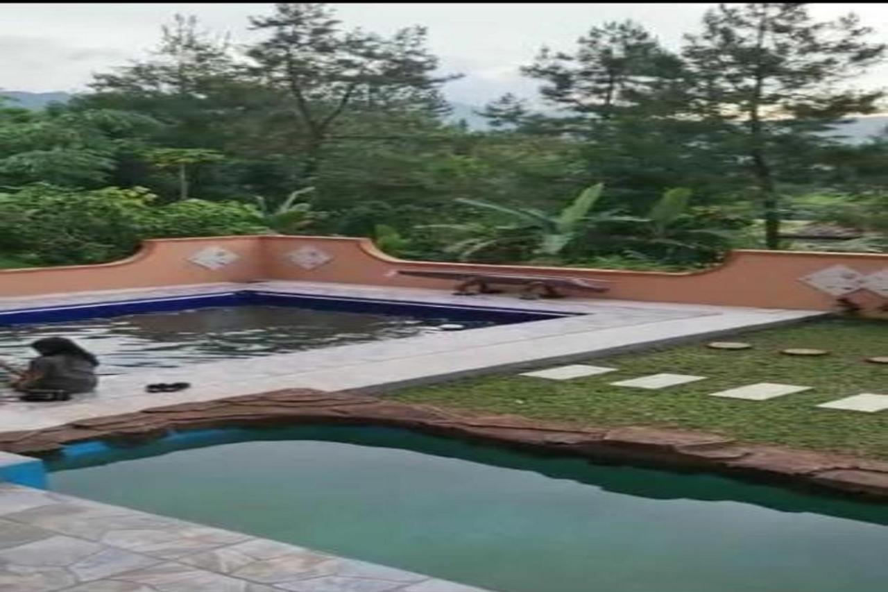 Express O 92345 Villa Bidadari Bogor Luaran gambar